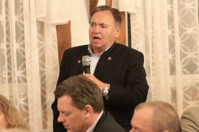 G�ste der MIT S�dhessen in der Diskussion mit Hessens Innenminister Peter Beuth