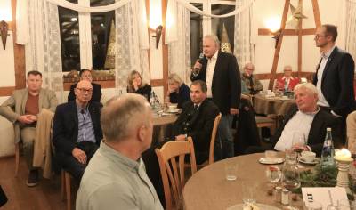 G�ste der MIT S�dhessen in der Diskussion mit Hessens Innenminister Peter Beuth